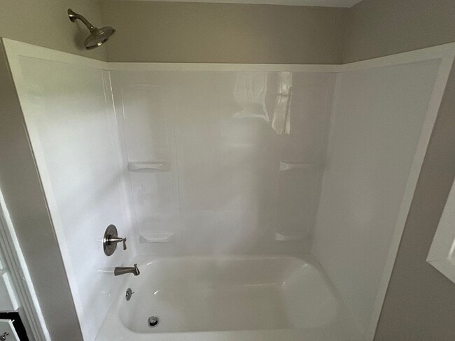 Building Photo - remodeled 3 bedroom 1 bath home for rent i...