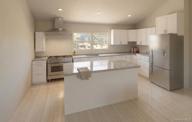 Building Photo - 11 Bay Ave