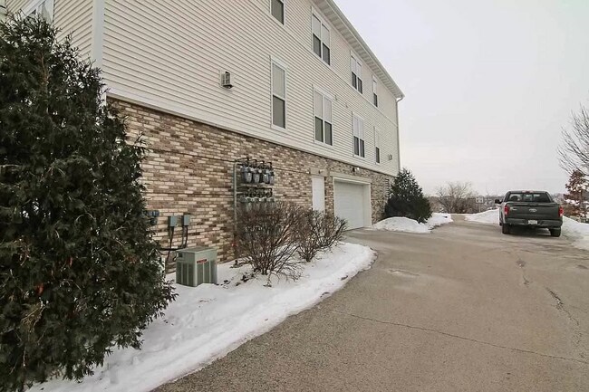 Building Photo - 8264 Starr Grass Dr