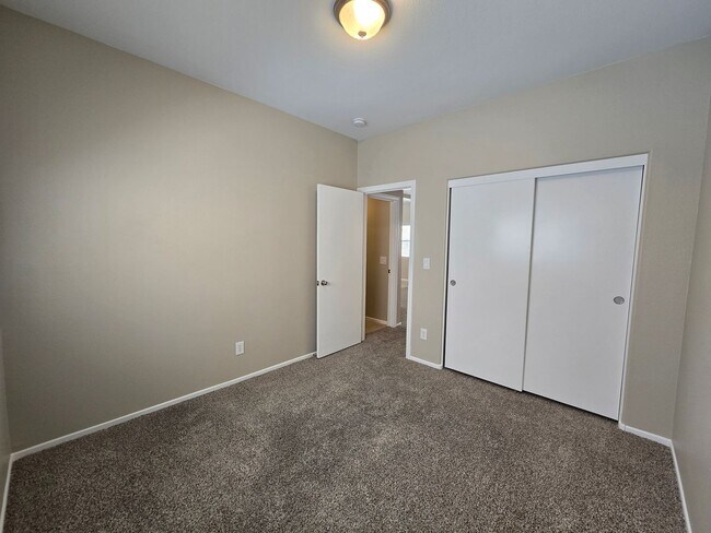 Building Photo - A Stunning 4 Bedroom Home in South West La...