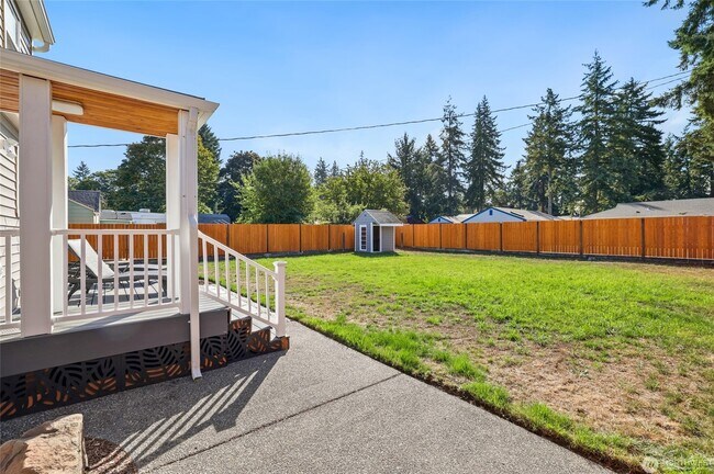 Building Photo - 9104 Highland Ave SW