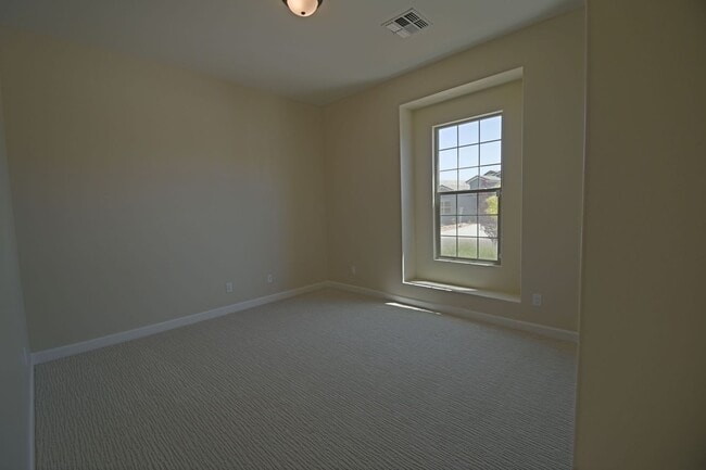 Building Photo - 4bd/3ba Spacious Home Available in the North Valley!