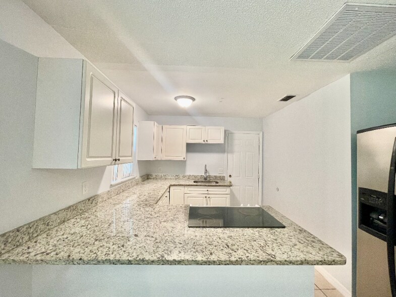 Building Photo - 1813 Grimke Ave