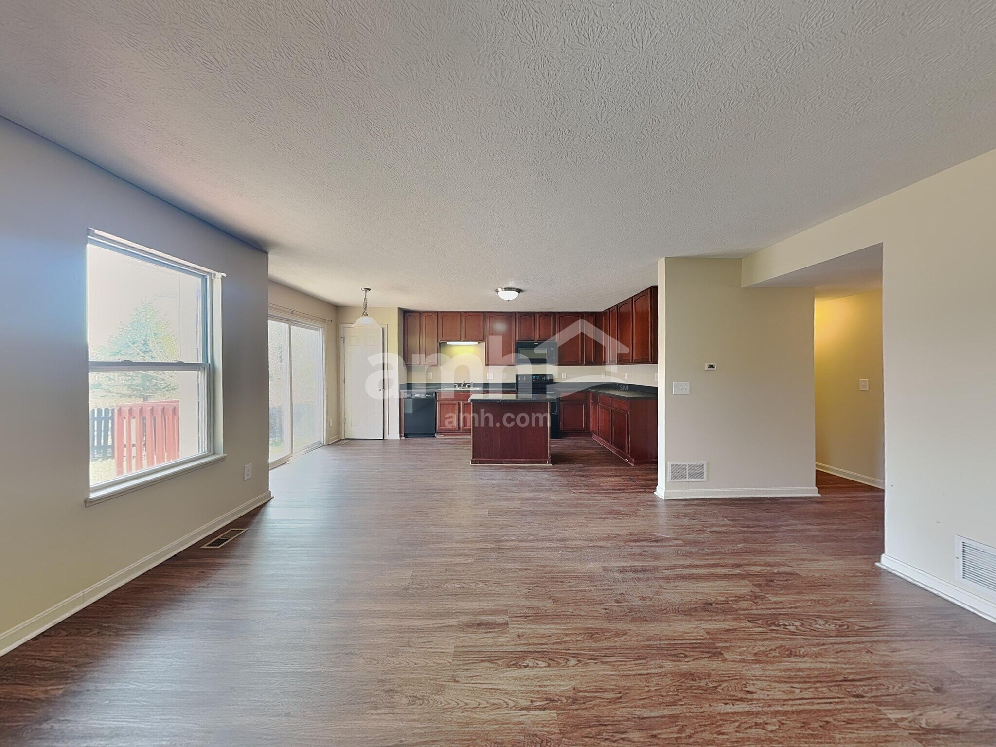 Building Photo - 924 Fresno St