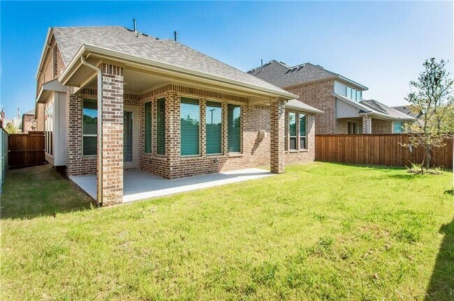 Building Photo - 2064 Remington Dr