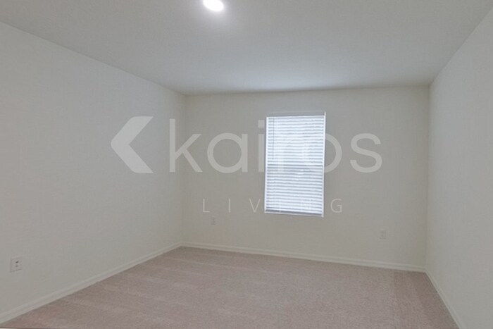 Building Photo - 12378 Paramount Dr S