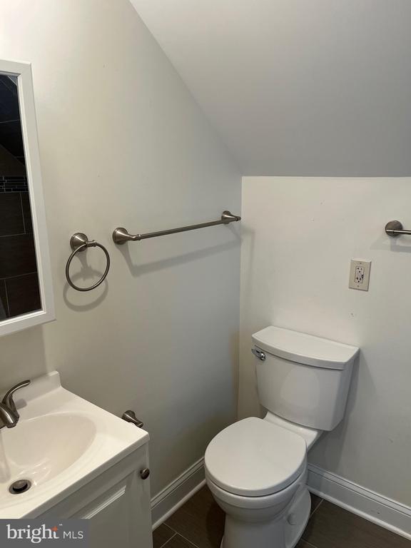 Building Photo - 112 E Howell Ave