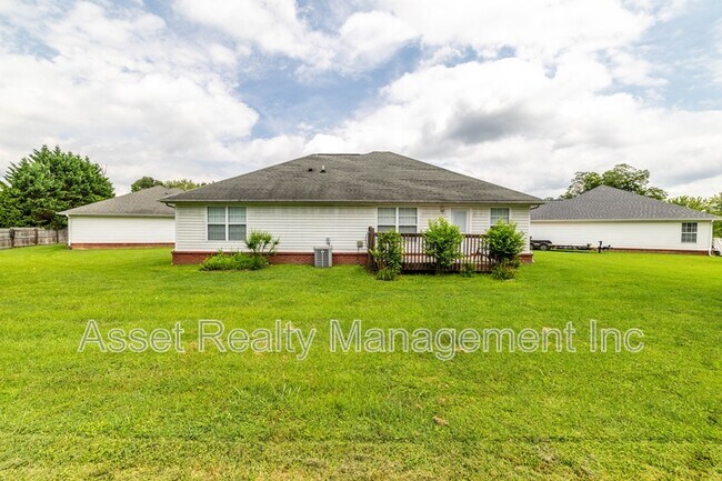 Building Photo - 801 Colonial Estates Way