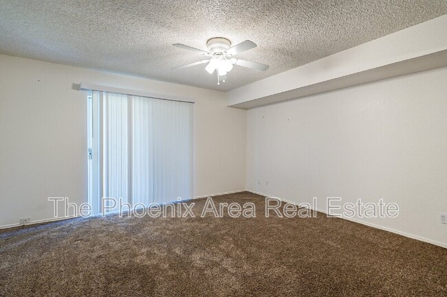 Building Photo - 2232 W Lindner Ave