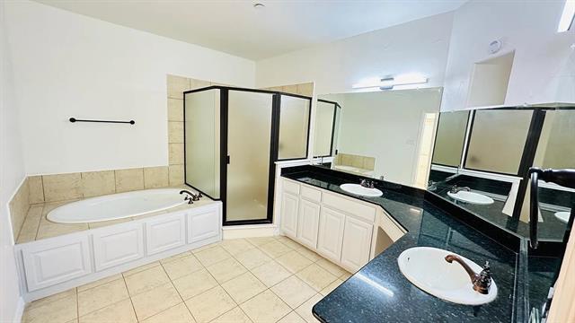 Building Photo - 2472 Greymoore Dr