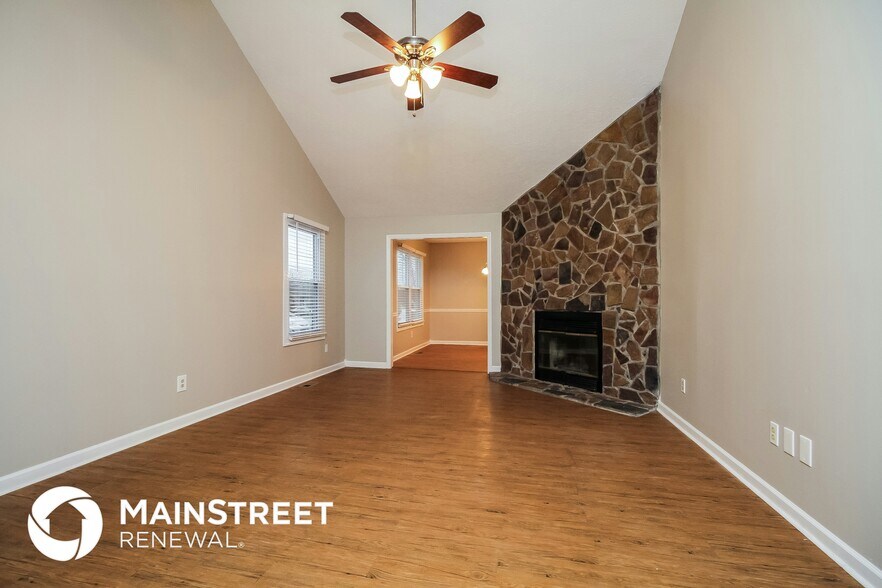 Building Photo - 592 Woodcrest Dr