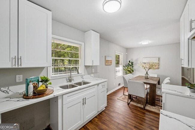 Building Photo - 3036 Will Rogers Pl SE