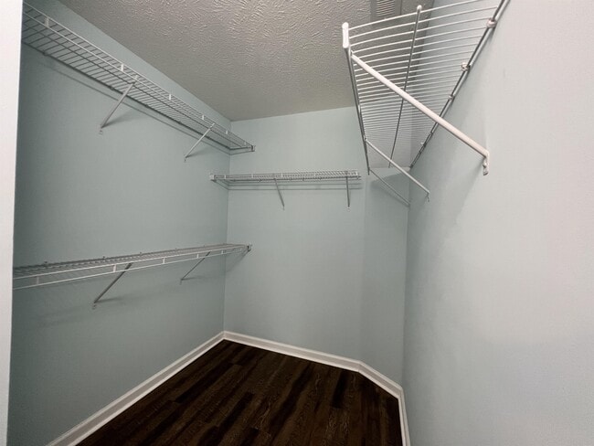 Building Photo - 187 Heath Dr