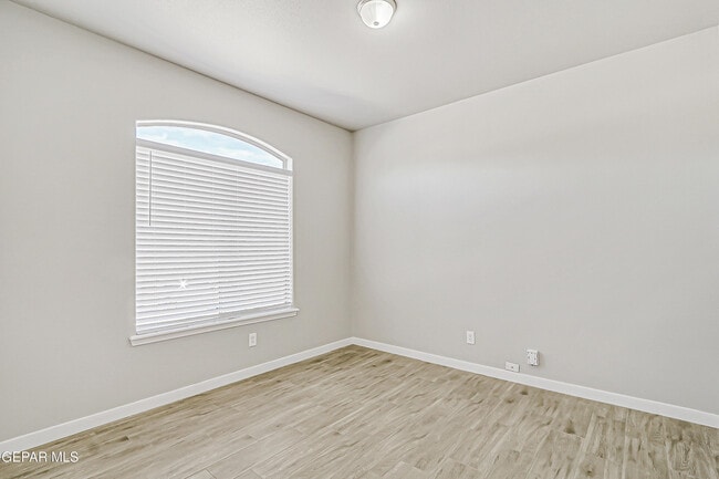 Building Photo - 5270 Sean Haggerty Dr