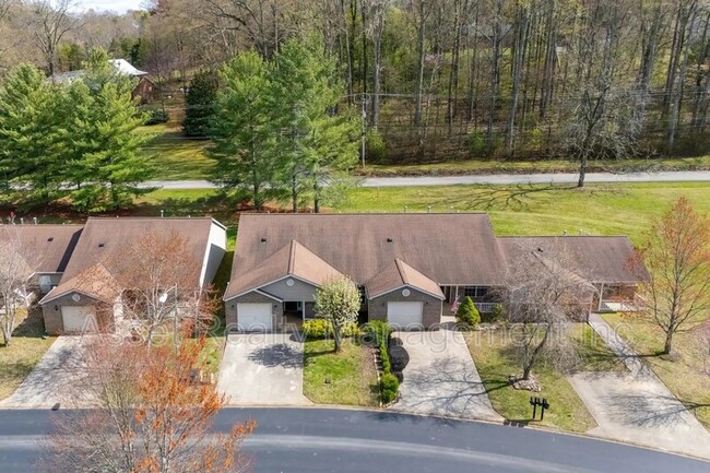 Building Photo - 10008 Greylock Way