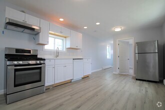 Building Photo - 52 Shawmut St