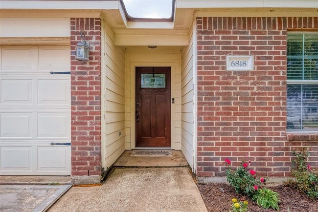 Building Photo - 6818 Garnet Trail Ln