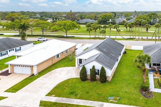 Building Photo - 125 Raintree Trail