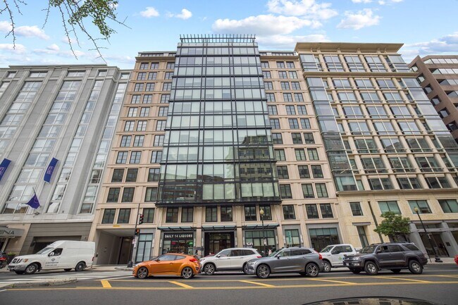 Building Photo - Logan Circle Condo