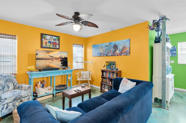 Building Photo - 21 Poinciana Dr
