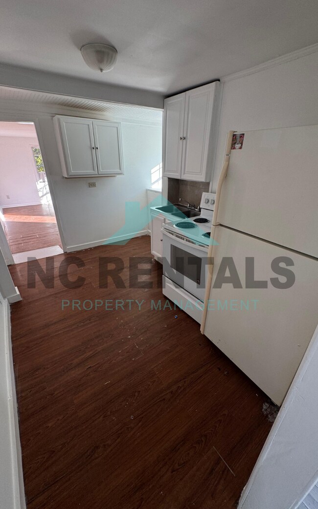 Building Photo - 613 Quarry St