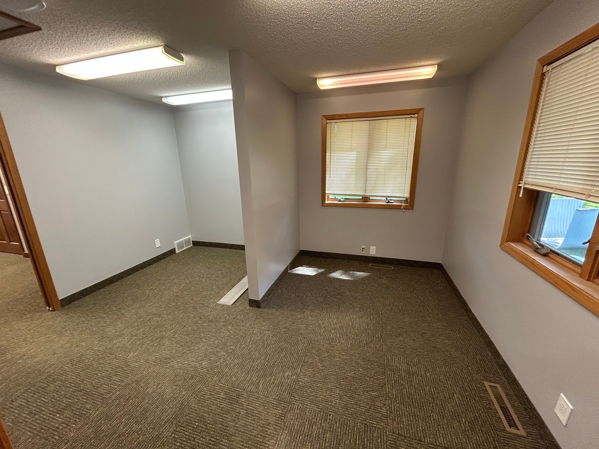 Building Photo - 318 1st St SW