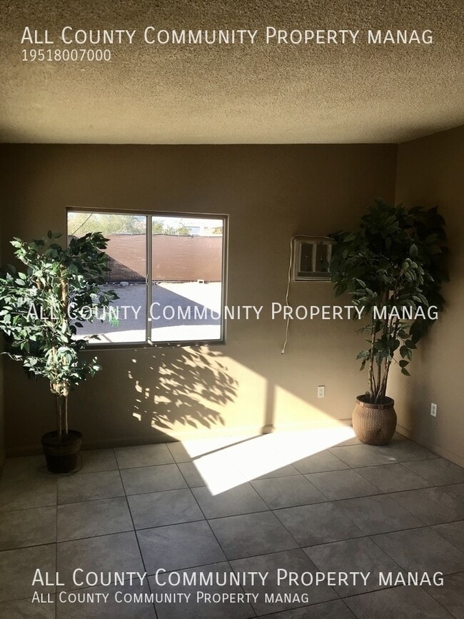 Building Photo - 6082 Daisy-