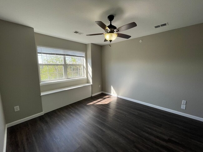 Building Photo - 2 bedroom 2 bath Apartment for Rent in Branson, Missouri -  Walk IN