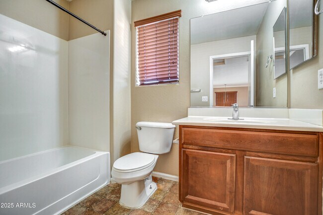 Building Photo - 40437 W Robbins Dr
