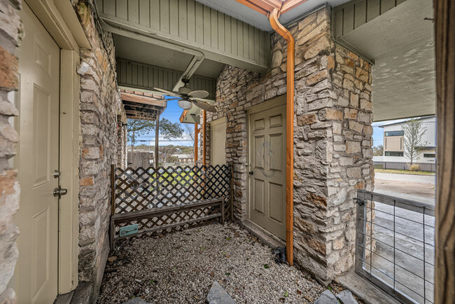 Building Photo - 1601 Taylor Gaines St