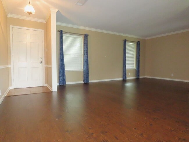 Building Photo - South Tyler! Lovely 3 Bedroom, 2 Bath Hous...