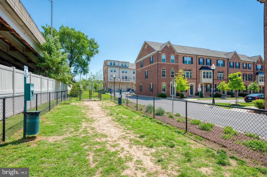 Building Photo - 201 S Macon St