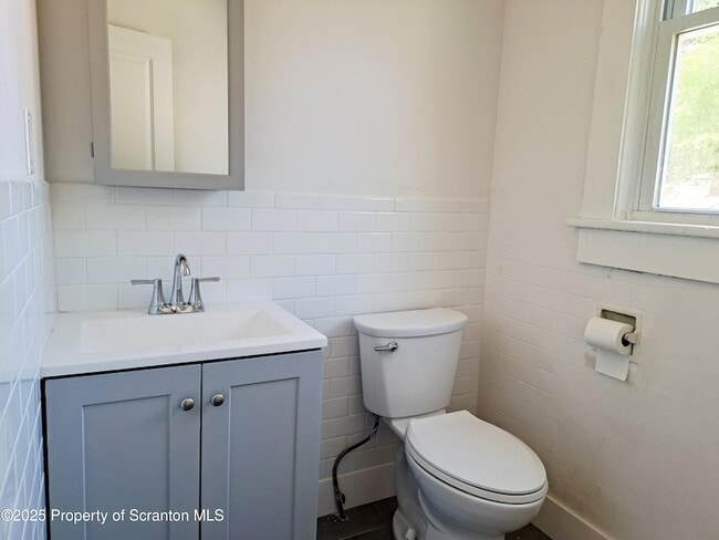 Building Photo - 625 Rosen Ct
