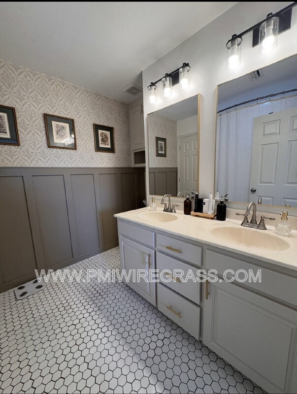 Building Photo - 112 Scarlet oaks Ct