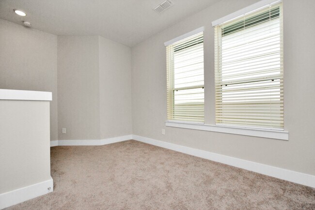 Building Photo - 721 Strawberry Pines Ct