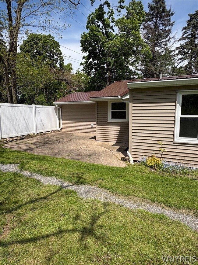 Building Photo - 896 Hillside Dr