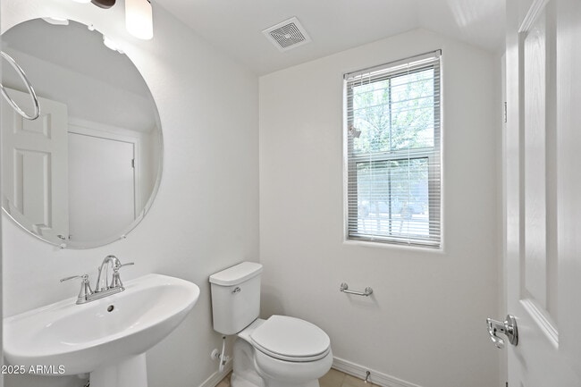 Building Photo - 4035 S 58th Ln