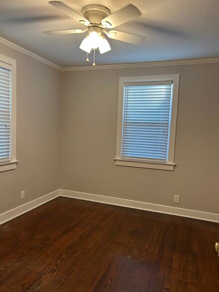 Building Photo - 661 Adluh St