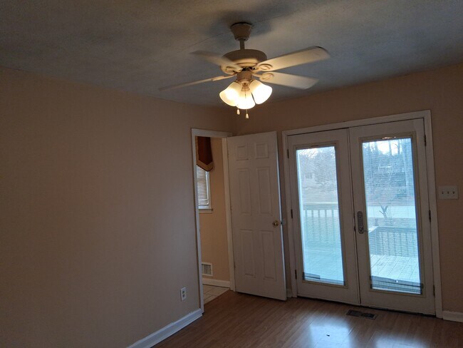 Building Photo - 3336 Cowan Mill Ct