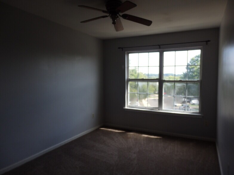 Building Photo - 4574 Louise Saint Claire Dr