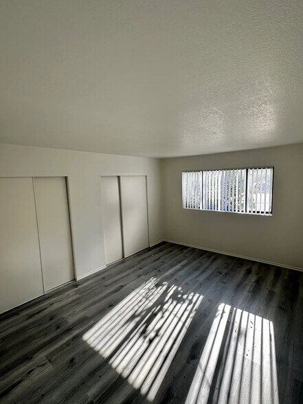 Building Photo - 7040 Haskell Ave