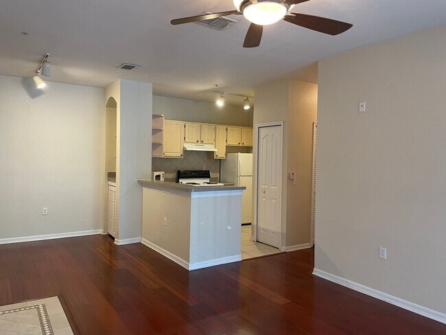 Building Photo - 2br/1ba First Floor Visconti Condo!