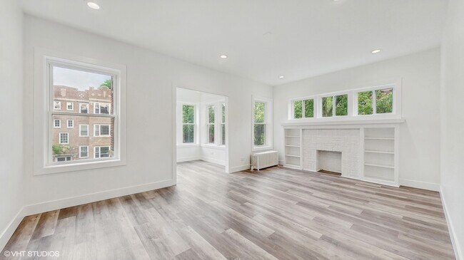 Building Photo - 6500 N Bosworth Ave
