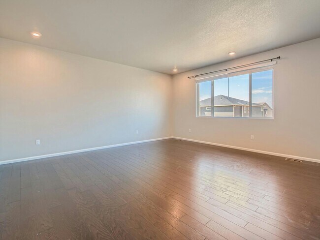Building Photo - 9405 Quintero St