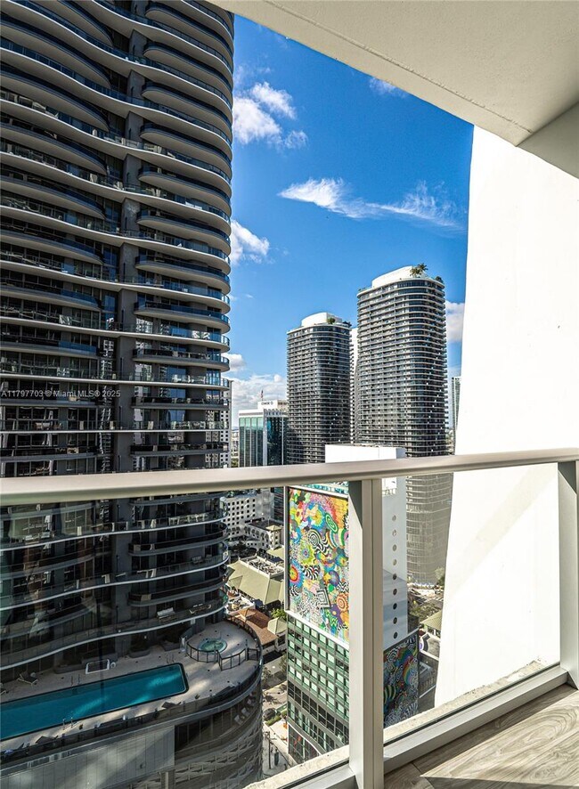 Building Photo - 1010 Brickell Ave