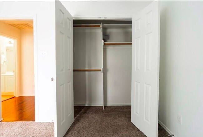 Building Photo - 14413 Rosehedge Ct