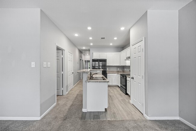 Building Photo - 426 New Hampshire St