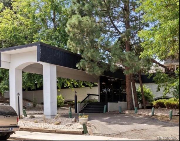 Building Photo - 2375 S Linden Ct