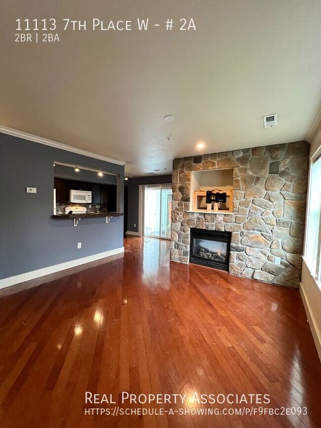 Building Photo - Everett Townhome Condo - 2 Bedroom/2 Bath