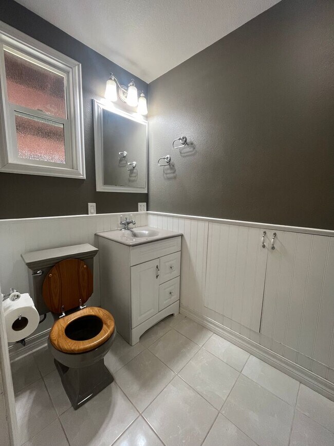 Building Photo - Spacious 4bed 2bath home in Elverta!